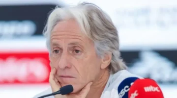 تفاصيل جديدة.. الهلال يتصاعد قانونيًا ضد مدرب النصر جورج جيسوس